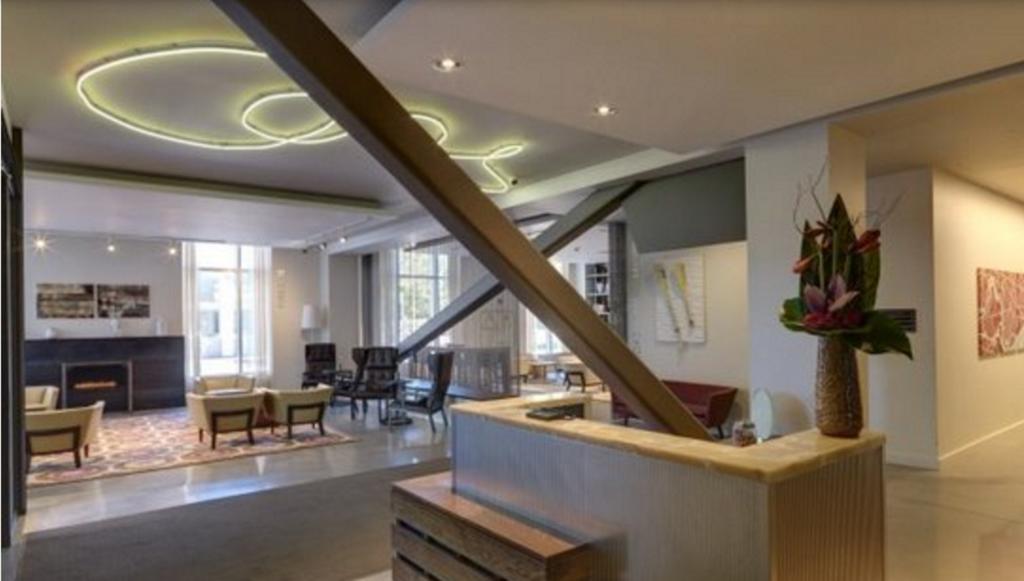 Global Luxury Suites At Kendall East Кеймбридж Екстериор снимка