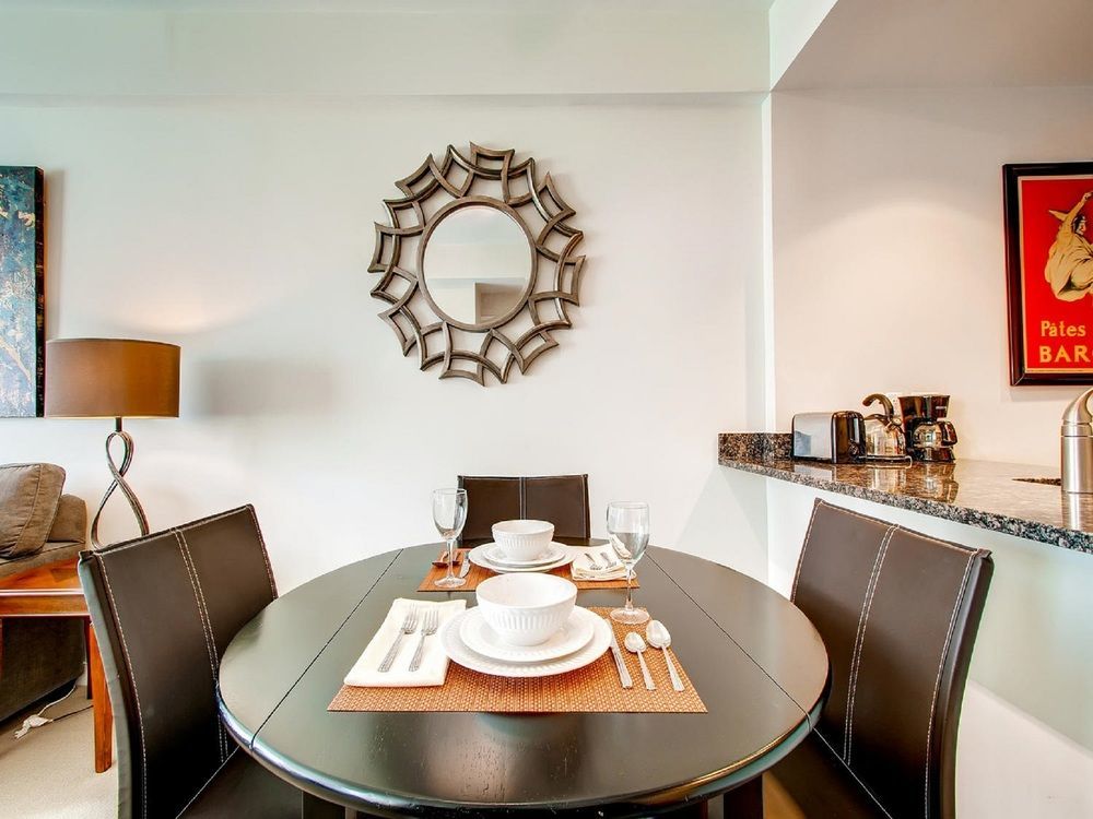 Global Luxury Suites At Kendall East Кеймбридж Екстериор снимка