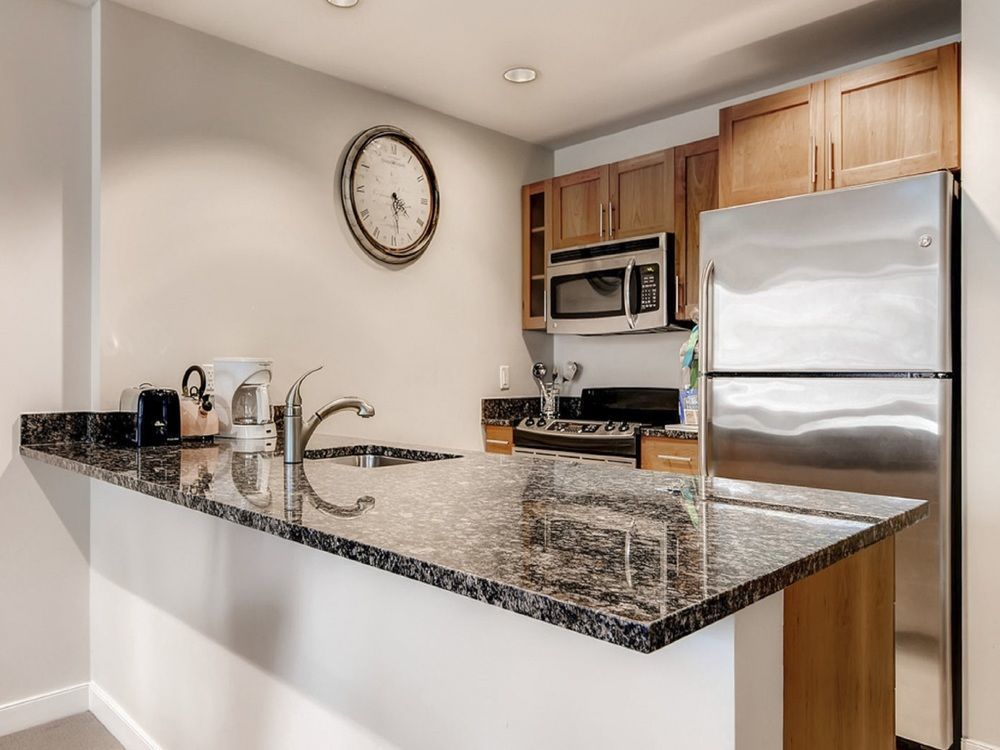 Global Luxury Suites At Kendall East Кеймбридж Екстериор снимка
