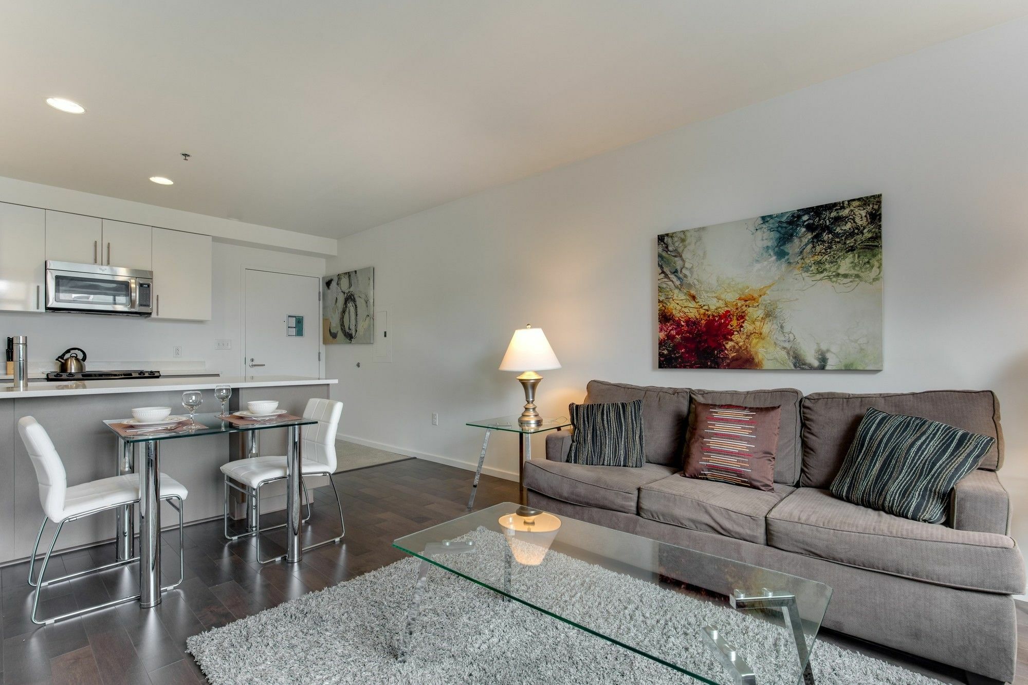 Global Luxury Suites At Kendall East Кеймбридж Екстериор снимка