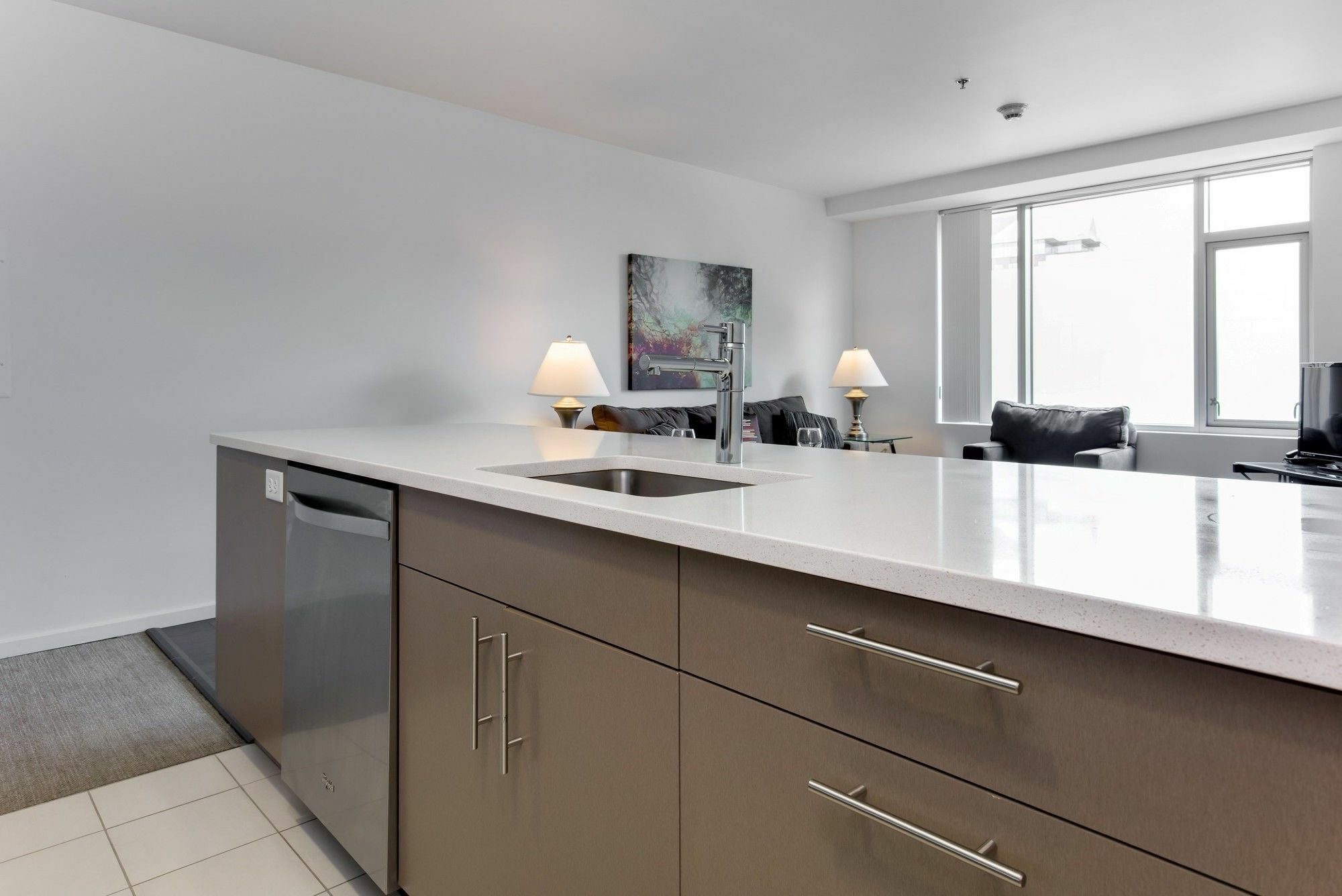 Global Luxury Suites At Kendall East Кеймбридж Екстериор снимка